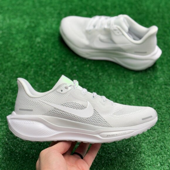 Nike Air Zoom Pegasus 41 White Womens Running FD2723-102 VNDS Sz 8.5